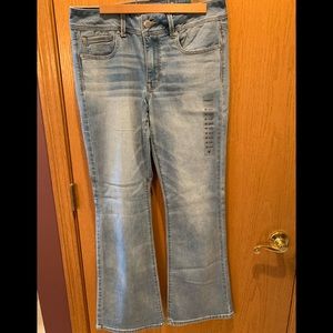 American Eagle light blue washed jeans